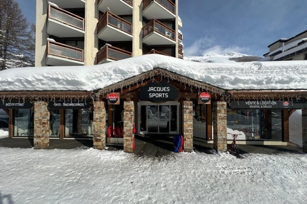 Photo du magasin Jacques Sports aux Deux Alpes