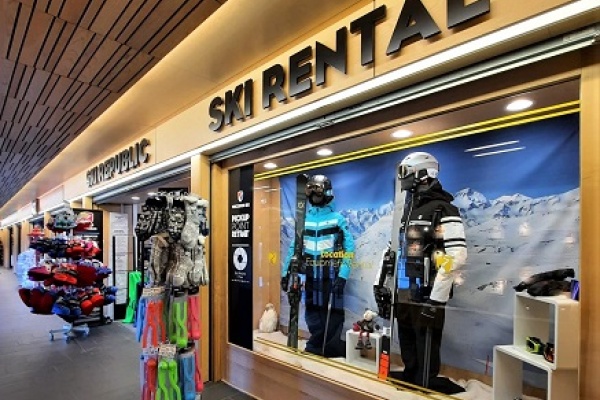 Photo du magasin Ski Republic Les Ecrins à La Plagne Centre