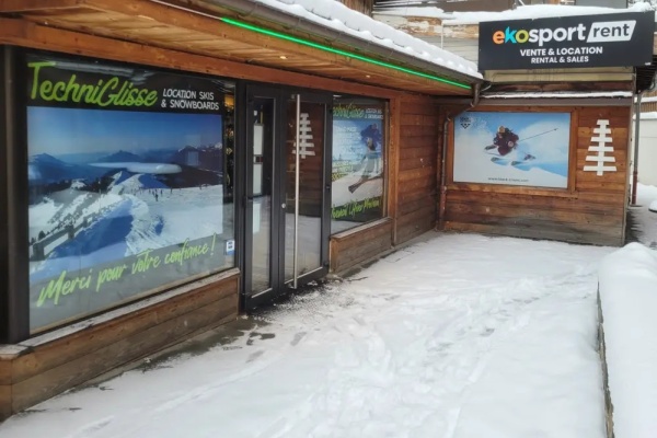 Photo du magasin Ekosport-Rent Techniglisse aux Carroz d'Ar&agrave;ches